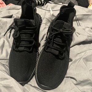 Womens sport shoes black size 10 brand new